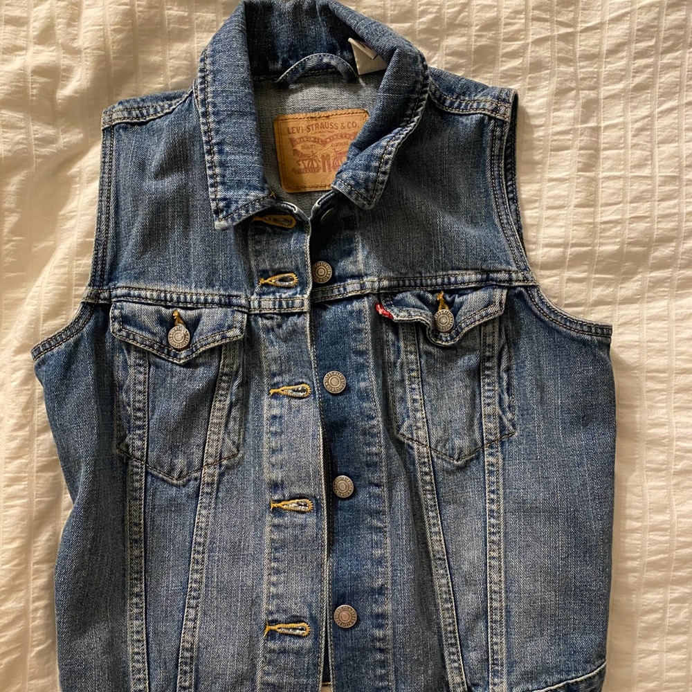 Levi’s denim vest